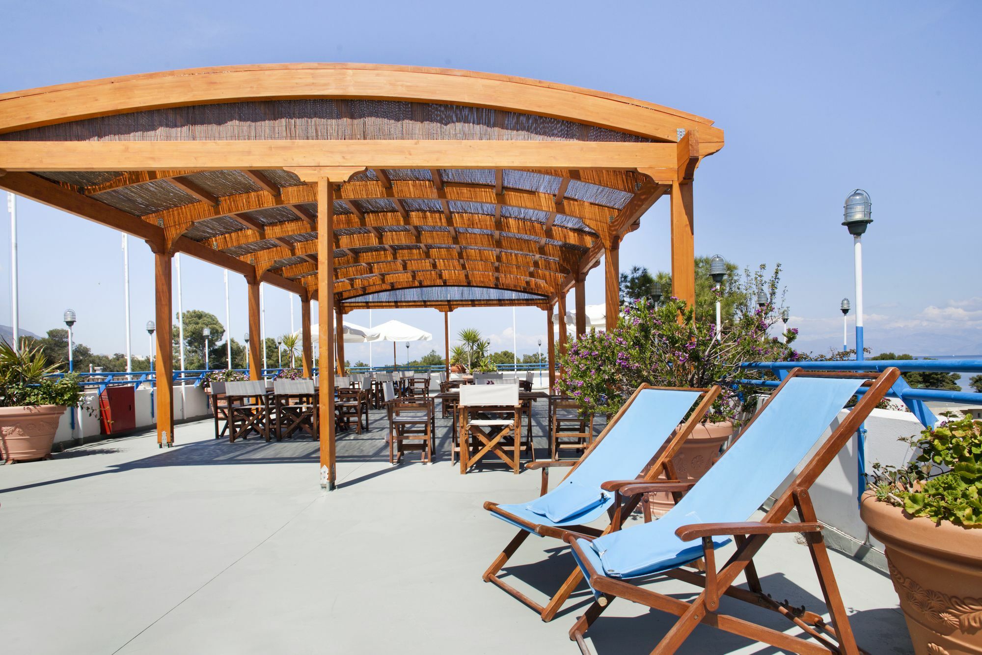 Daphne'S Club Hotel Apartments Xilókasztro Kültér fotó
